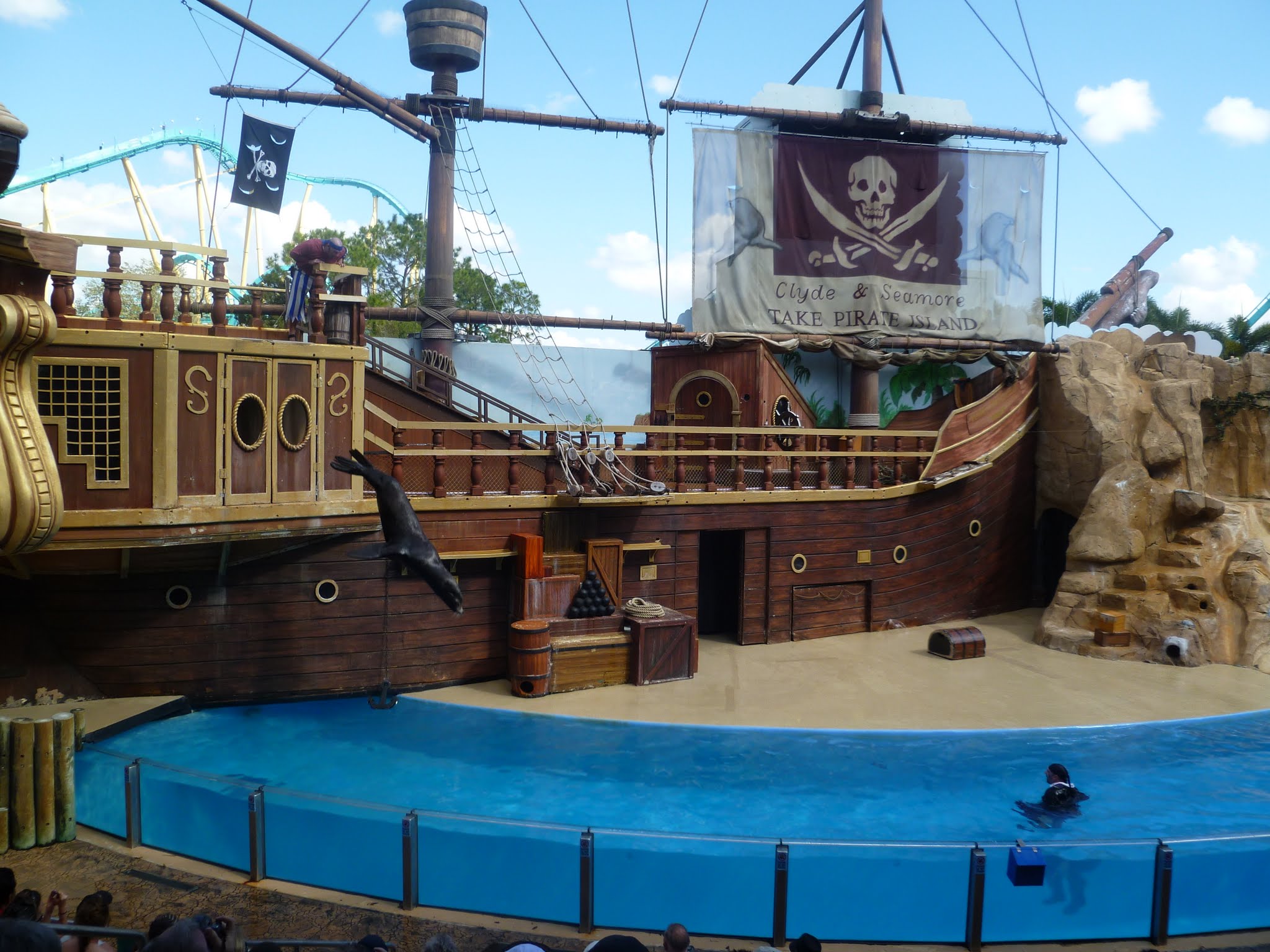 Clyde and Seamore Take Pirate Island