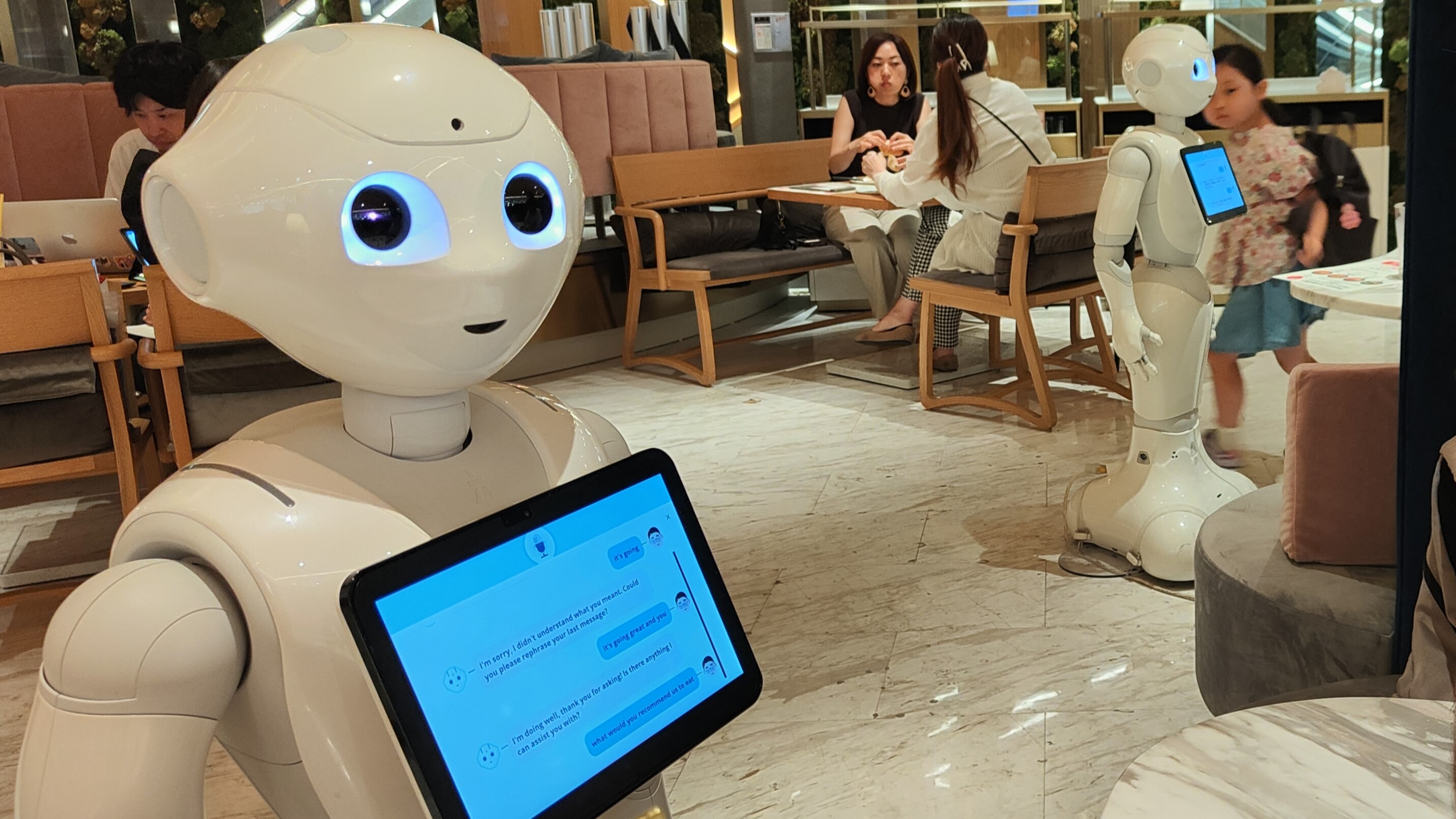 Pepper Parlor, le robot qui nous tient compagnie