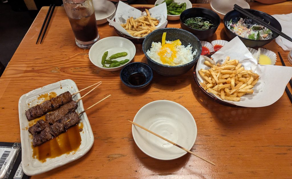 Yakitori et accompagnements au Torikizoku