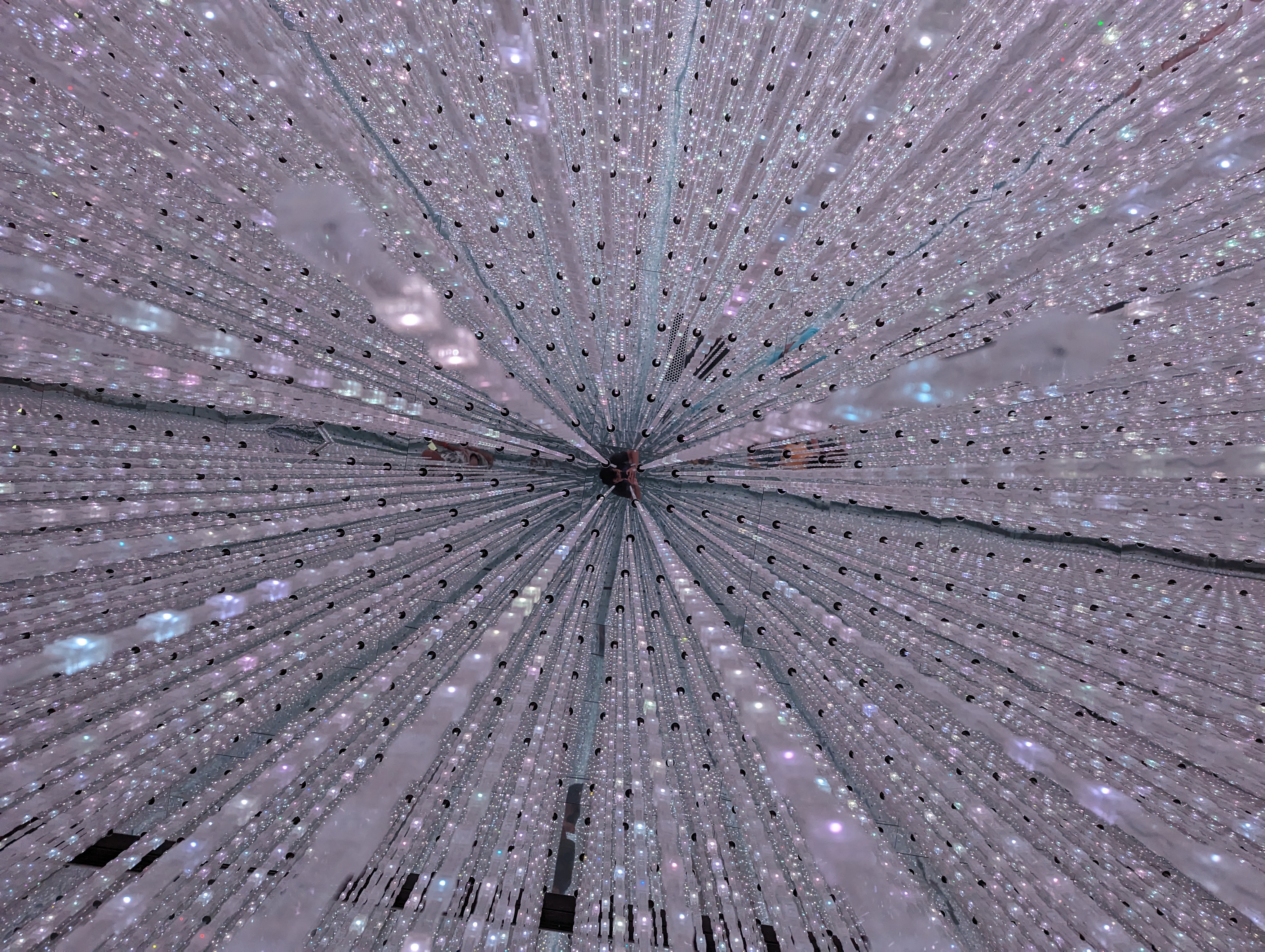 TeamLab Planets, The Infinite Crystal Universe