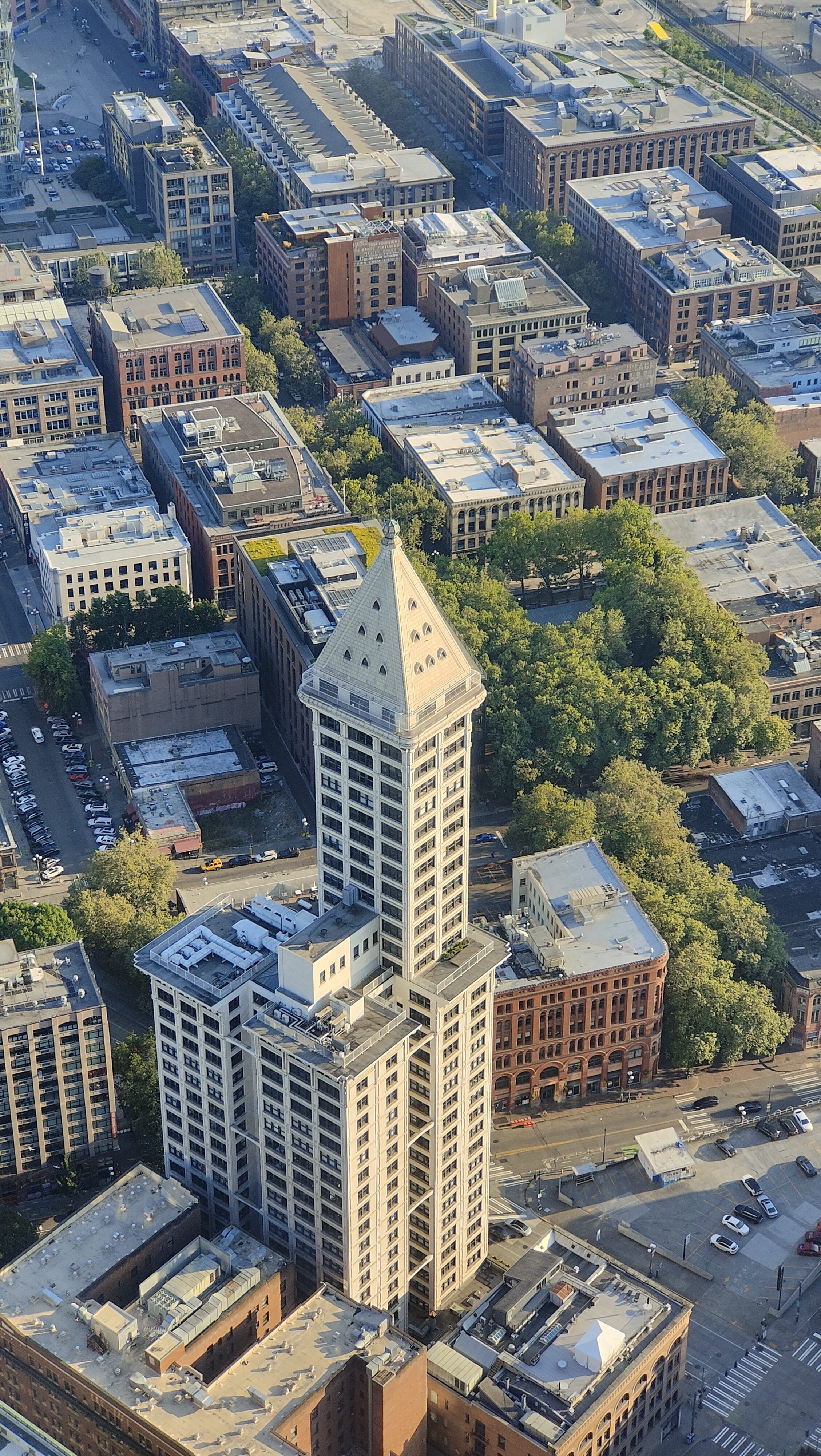 Smith Tower depuis le Sky View Observatory
