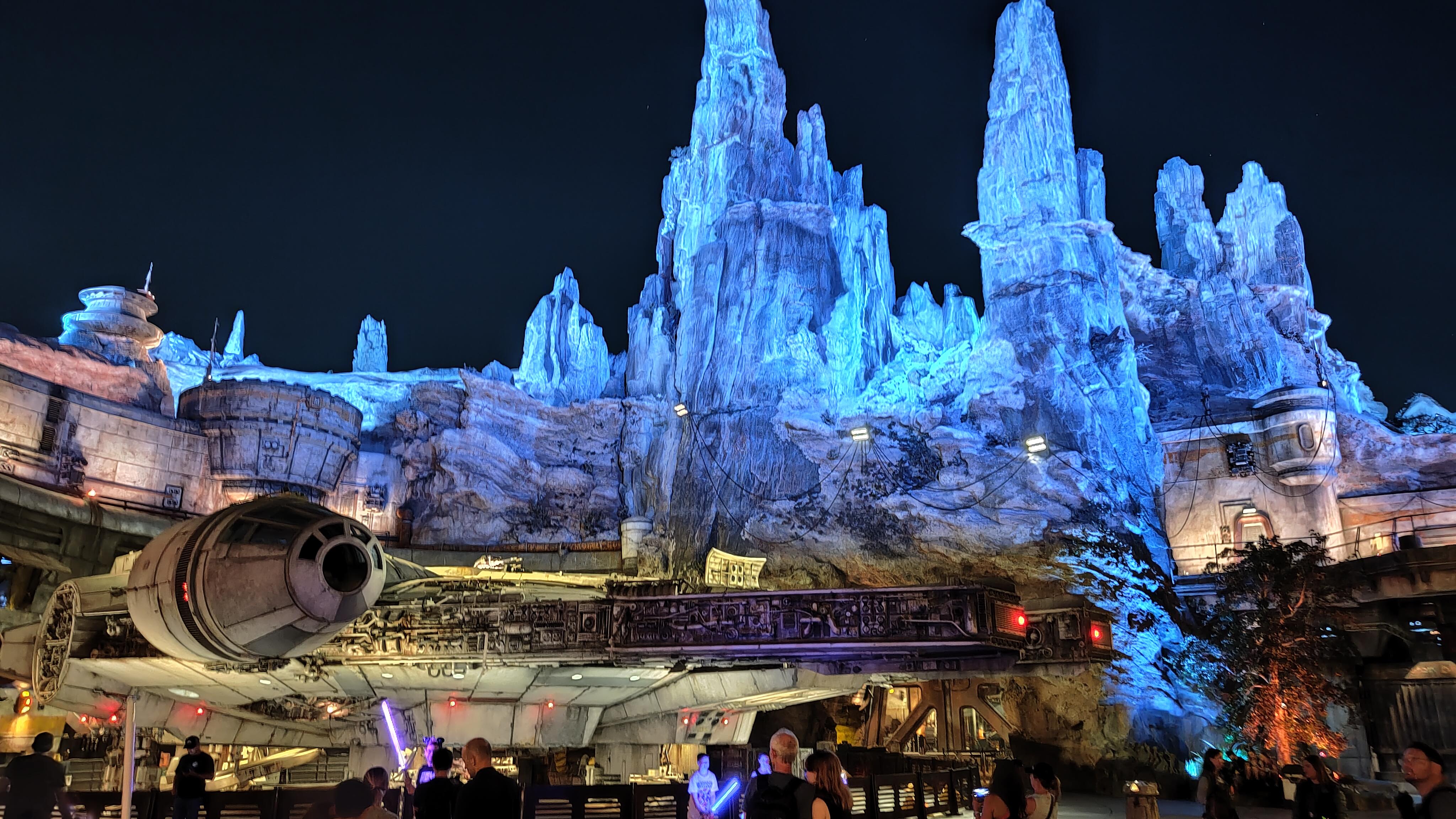 Star Wars: Galaxy's Edge de nuit à Disneyland