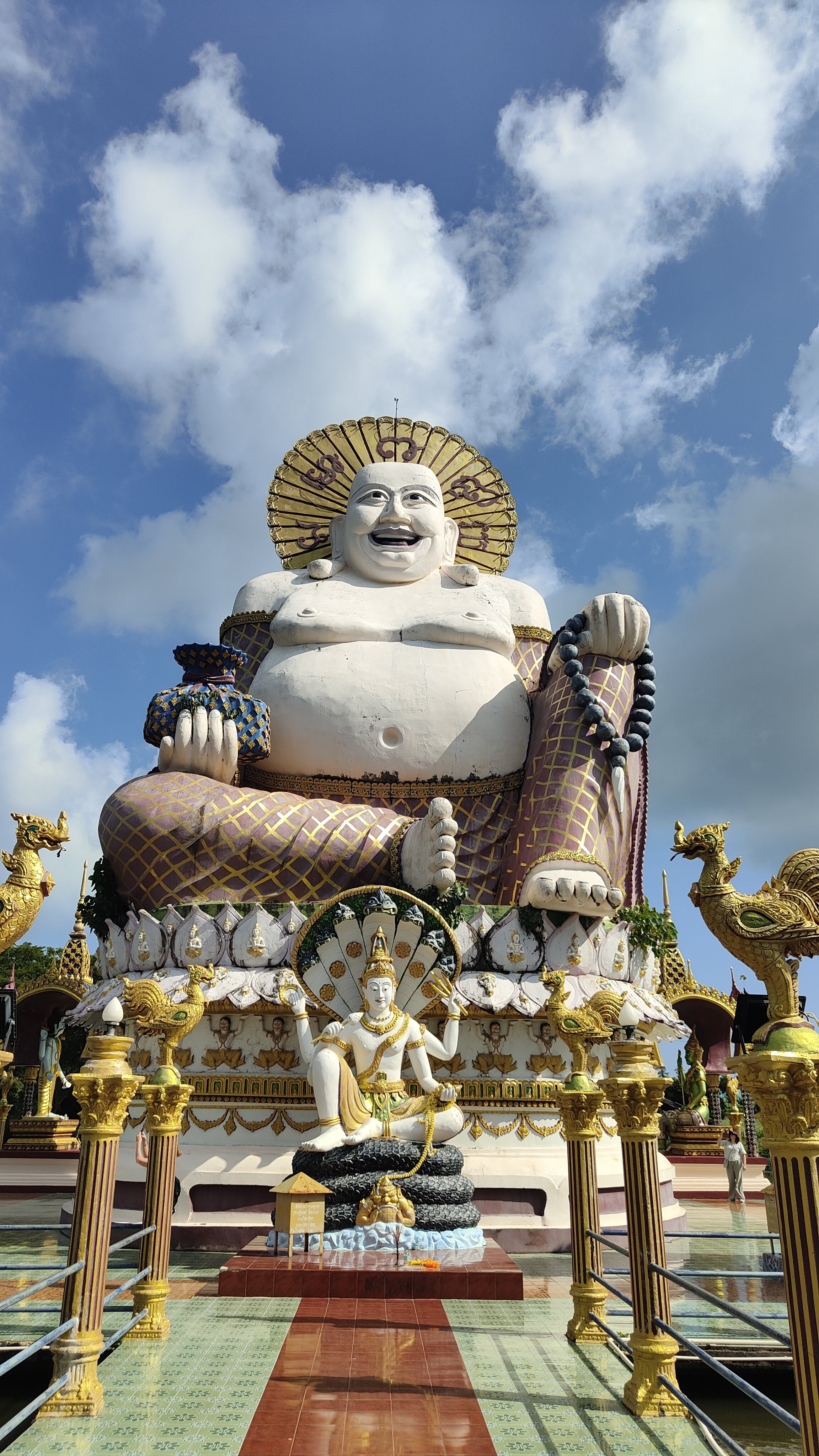 Bouddha rieur au Wat Plai Laem