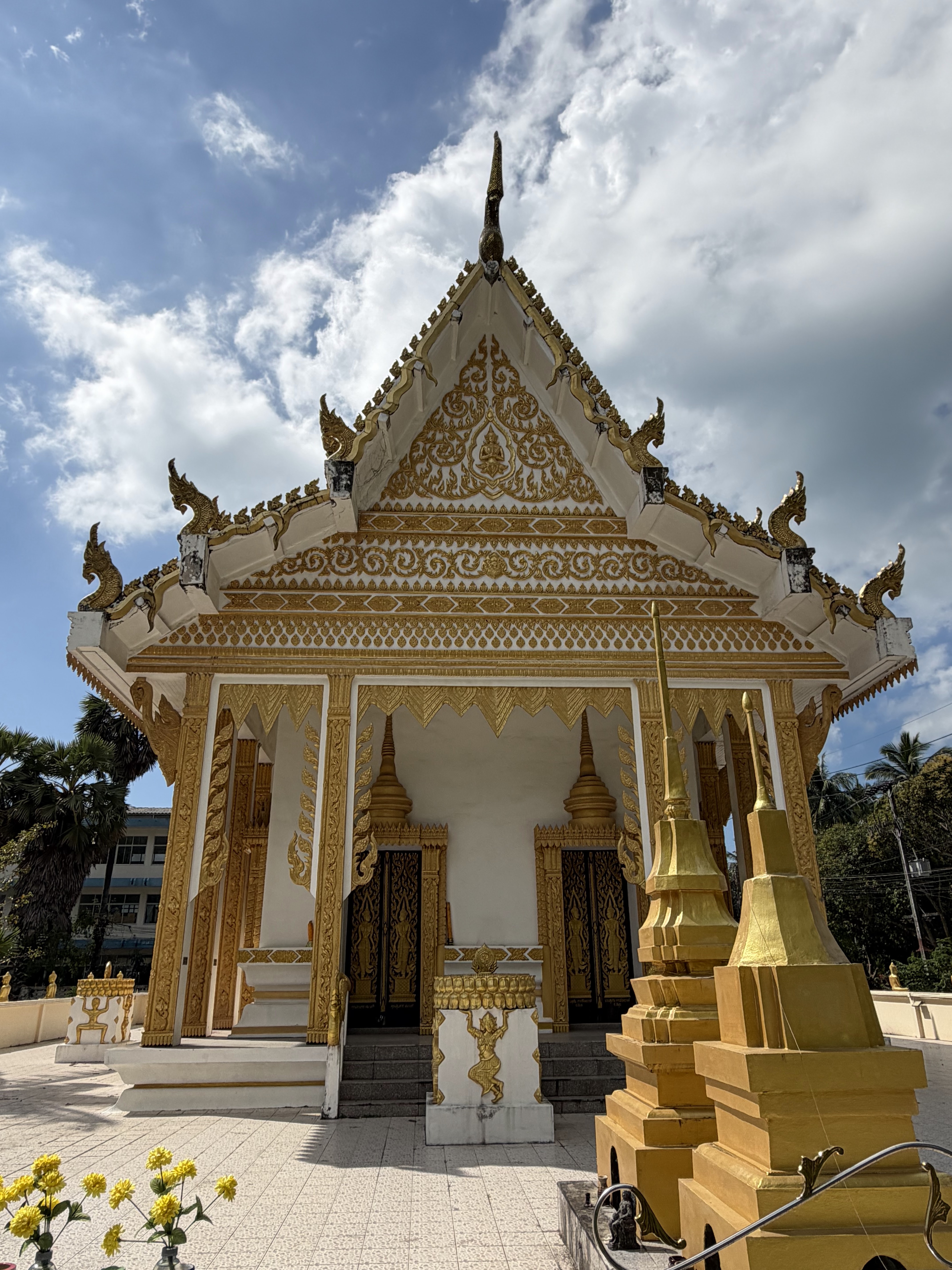 Wat Samut Tharam