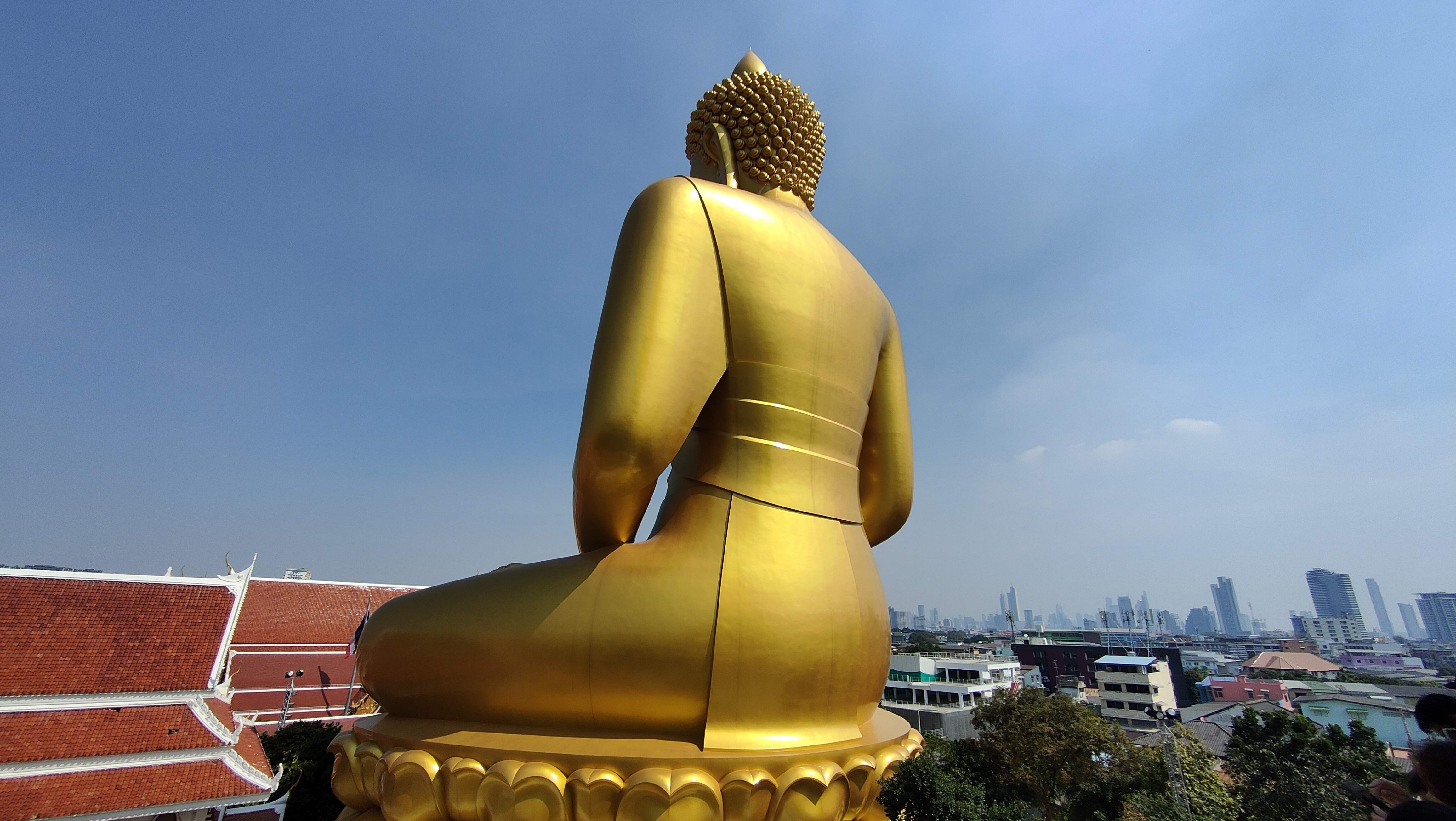Wat Paknam, le Bouddha géant