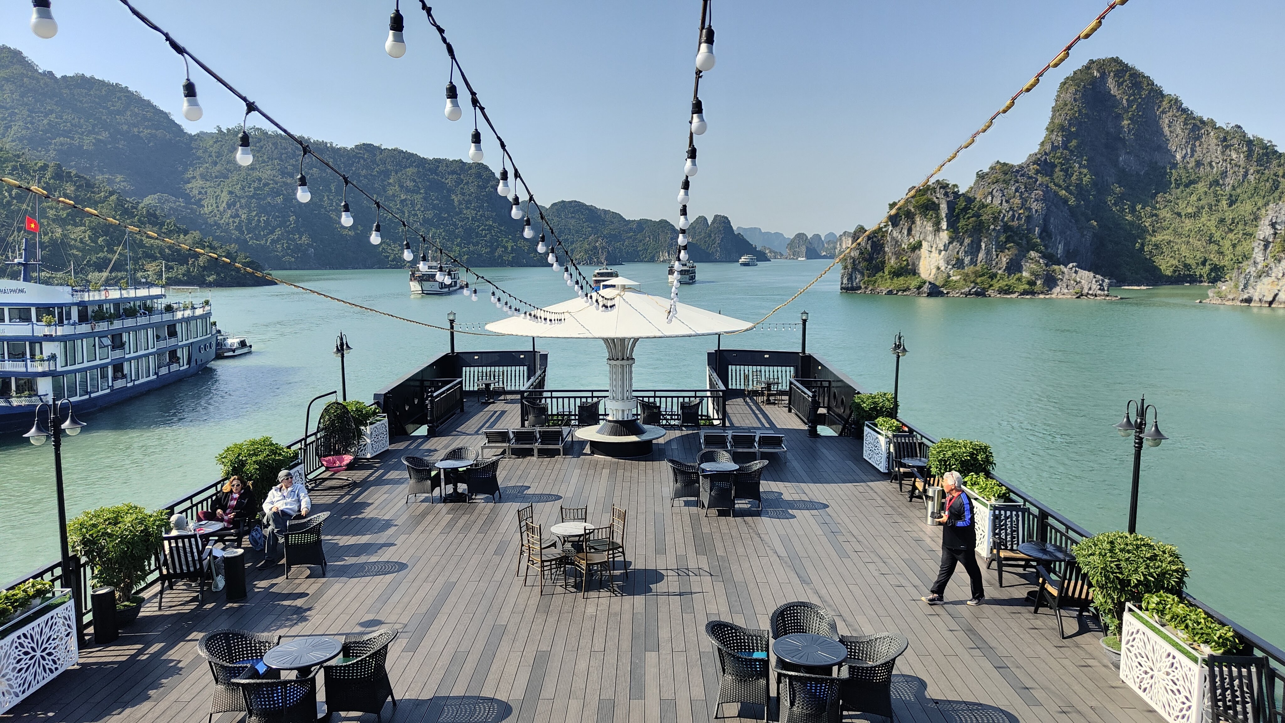 Notre bateau dans la baie de Ha Long