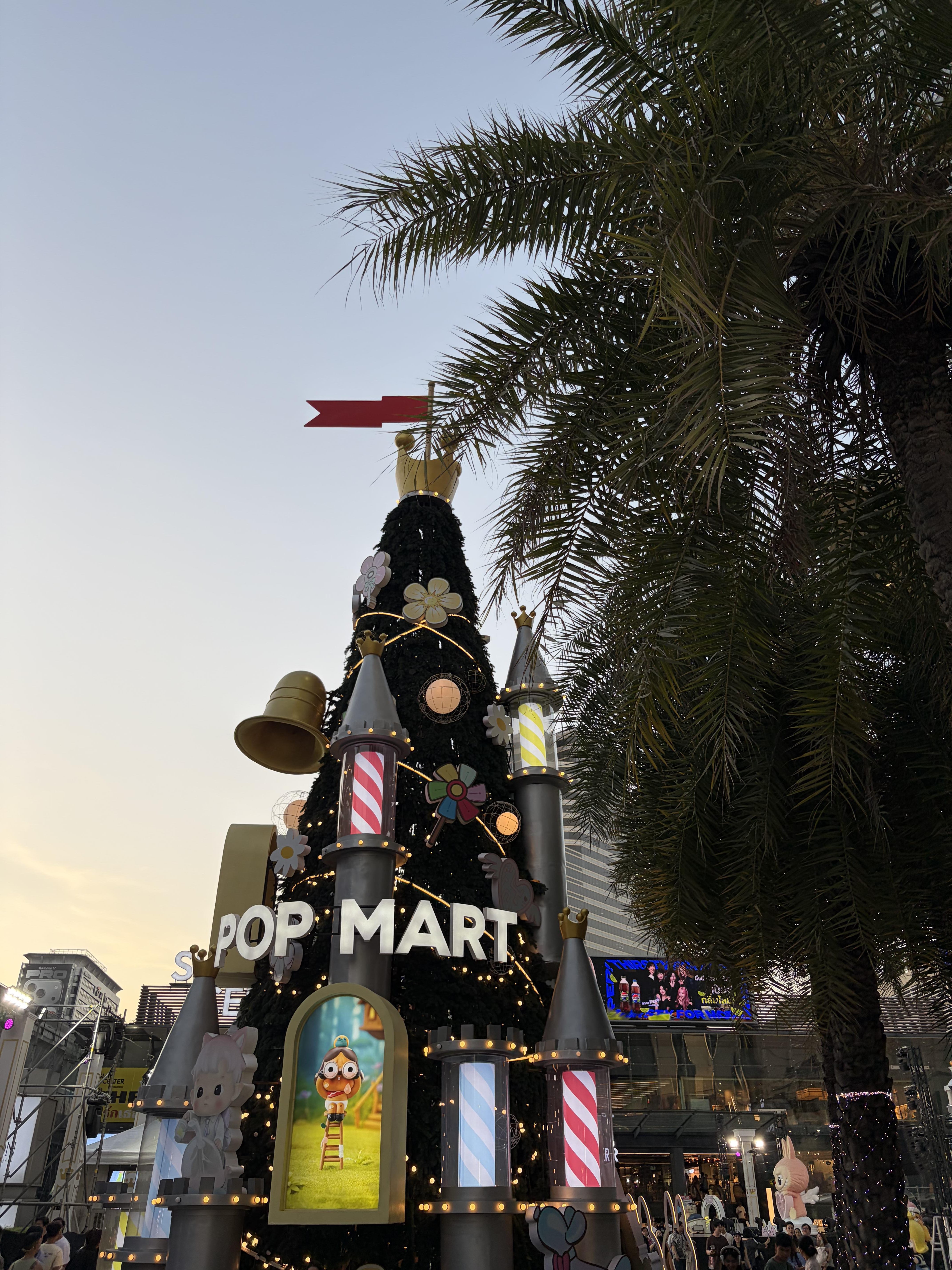 Sur le chemin de Central World